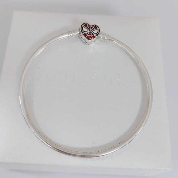 Pandora Bangle Bracelet Marvel Spider-Man Mask Clasp Bangle - Picture 4 of 5